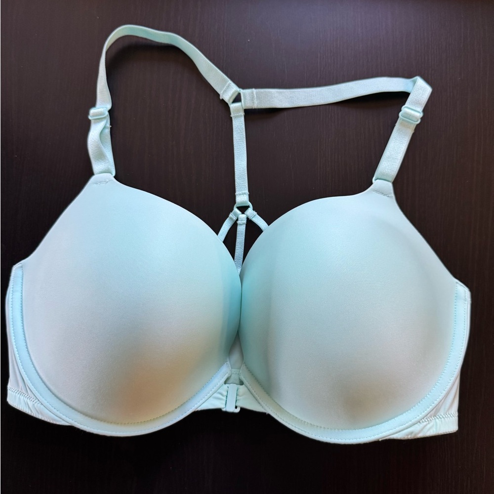 Victoria's Secret Light Blue Bra, Front Closure, Under-wire, beautiful strapped